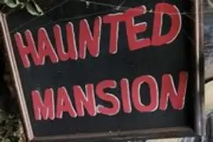 The Haunted Mansion Wisconsin Dells Logo