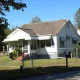 Photo by Spyder_Monkey, via Wikimedia Commons, https://commons.wikimedia.org/wiki/File:Coolidge_Circle_Gadsden_Oct_2014_1.jpg