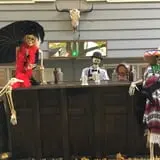 Full Saloon