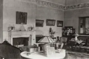 Hyde & Shriek! Candlelight Ghost Tours at Hyde Hall