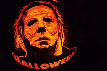 11 Telltale Signs You're a True Horror Movie Fanatic