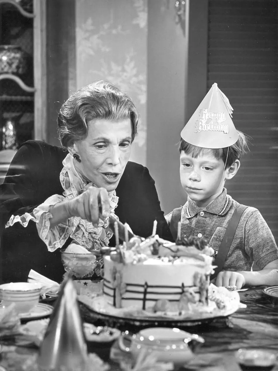 In Twilight Zone's 'Long Distance Call', little Billy got a special phone call...from beyond the grave. 