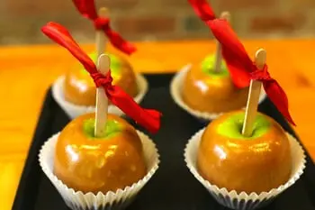 6 Fun Halloween Traditions That We Wish Would Make a Comeback