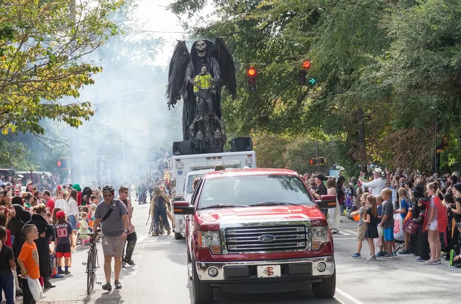 Join the more than 35,000 people who flock to the annual L5P Halloween Festival & Parade each year!