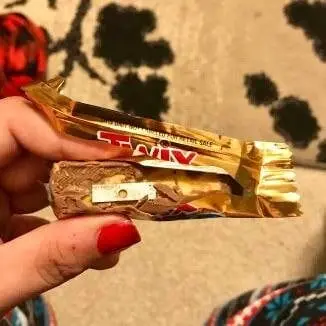 Beaverton Mom Finds Razor Blade in Child's Candy Bar After Trick or Treating This Halloween