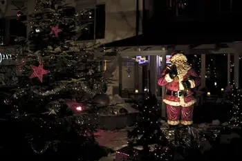 Christmas Ho-Ho-Horror Flicks You'll Want to Rewatch This Holiday Season