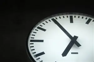 Photo by Ekk814, via Pixabay | https://pixabay.com/en/time-clock-evening-black-white-1247009/