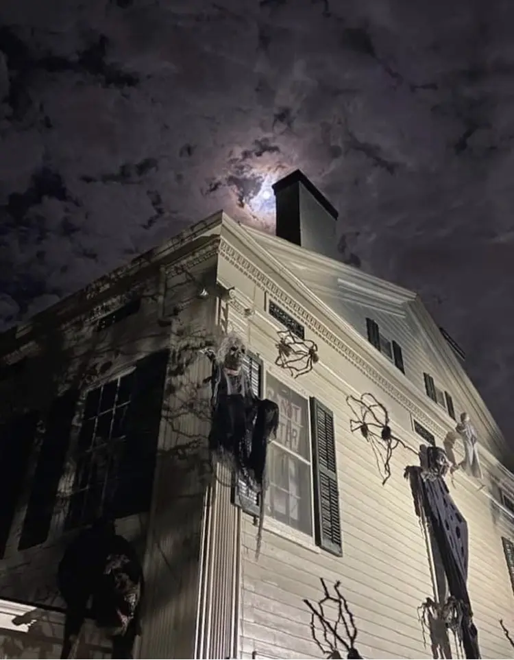 Deepwells Haunted Mansion