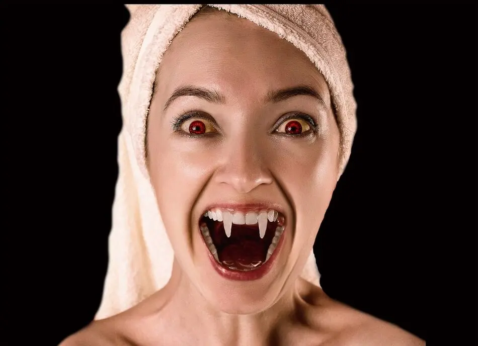 Fake teeth for zombie costume gets stuck for one woman in Alabama
