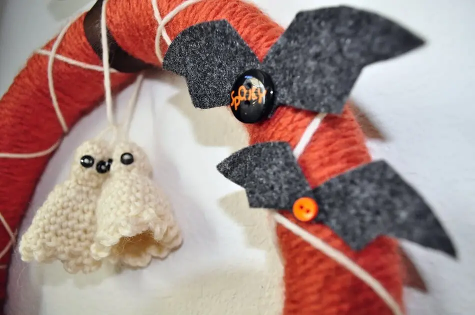 Adorn Your Door with A Frightfully Fabulous Halloween Wreath photo