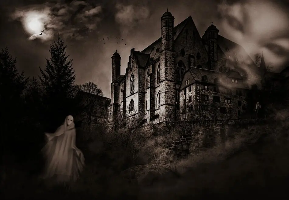 Haunted houses and haunted attractions are plenty for a good scare this Haunt Season!