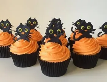 Seven Spookily Sweet Halloween Themed Cupcakes