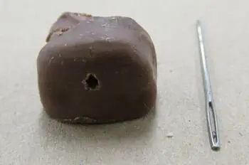 Long Island Girl Finds Needle After Biting Into Halloween Candy