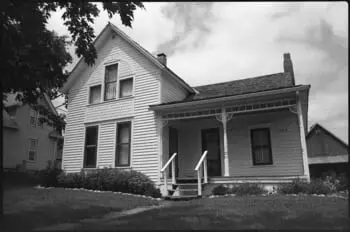 Are You Afraid of What Goes Bump in the Night? Meet Iowa's Most Notorious Ghosts at These Haunted Locations Across the State!