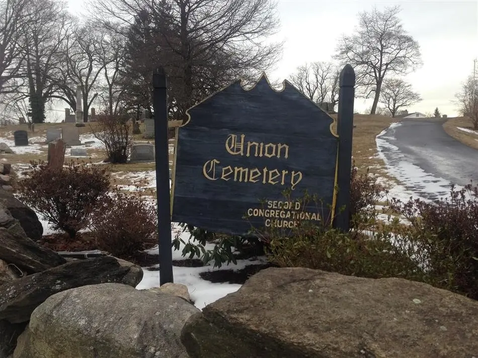 Union Cemetery, Home to CT's Notorious 'White Woman' is one of the Most Haunted Places in the State. 