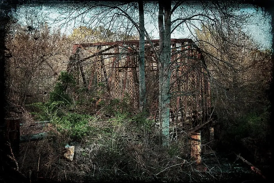Cry Baby Bridge - Photo by Graywolfx47 via Flickr